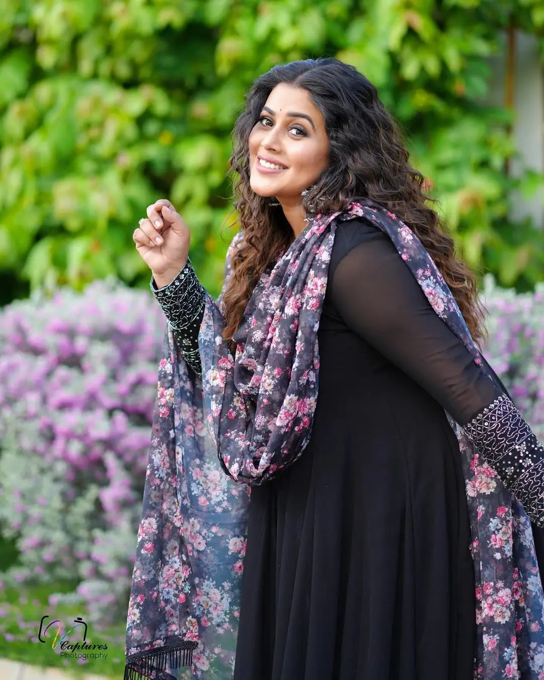 SOUTH INDIAN ACTRESS SHAMNA KASIM STILLS IN BLACK DRESS 2